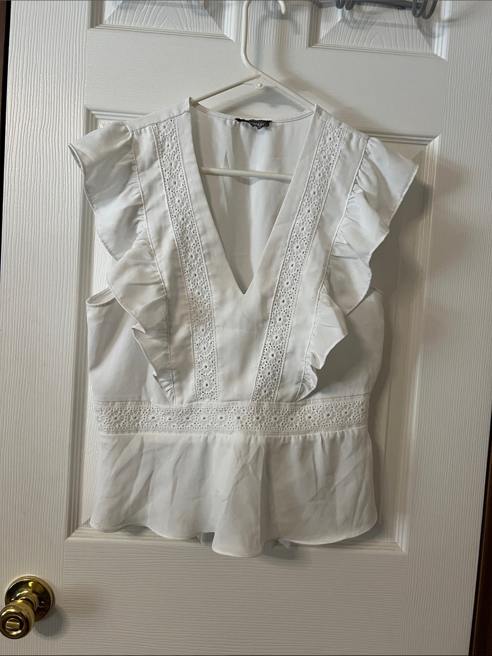 Lulumari White V-Neck Ruffle Lace Trim Sleeveless Blouse